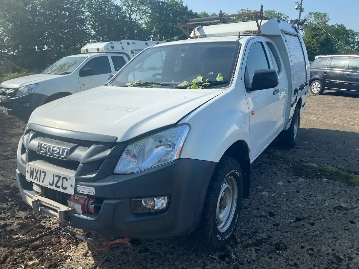 Used Isuzu D-Max 2017 White Pickup