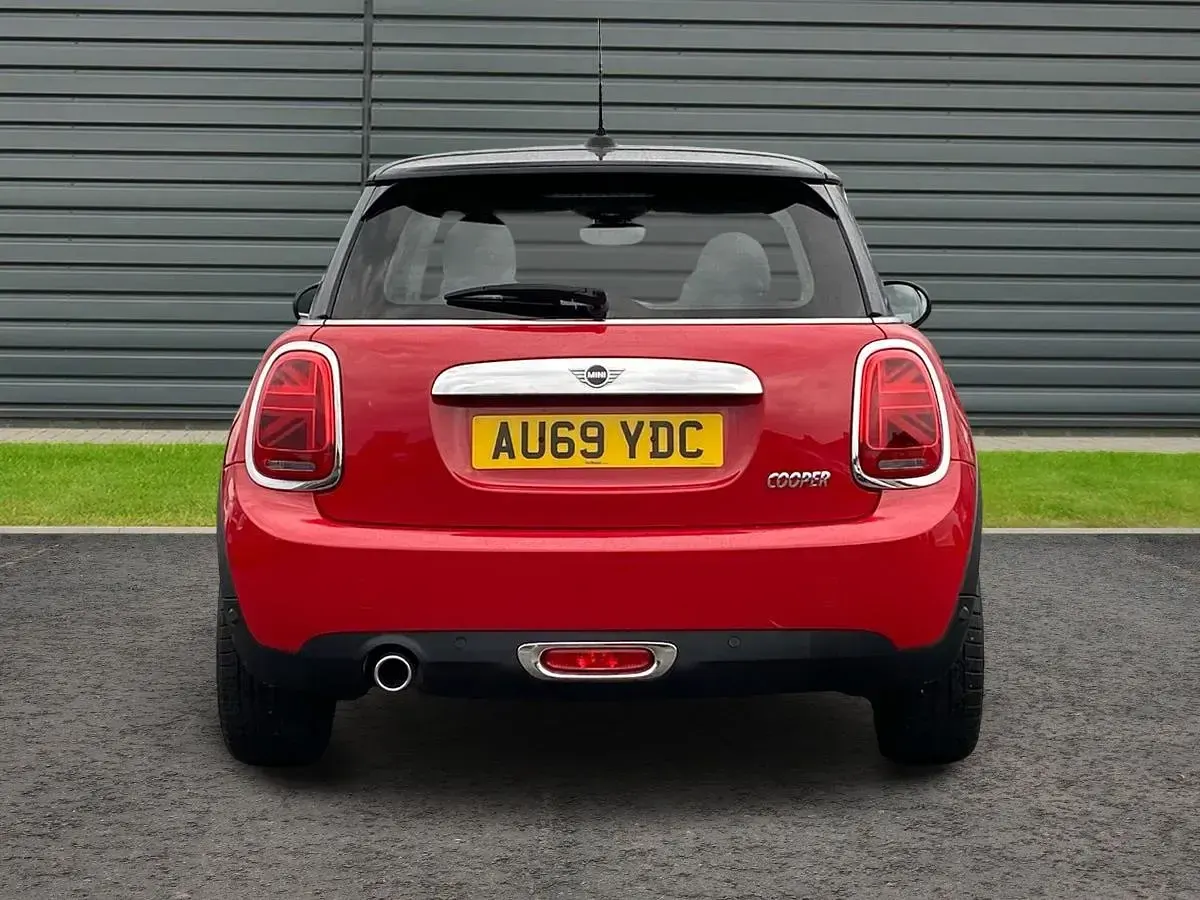 Used Mini Cooper Exclusive 136 HP (100 kW) 2019 Red Hatchback