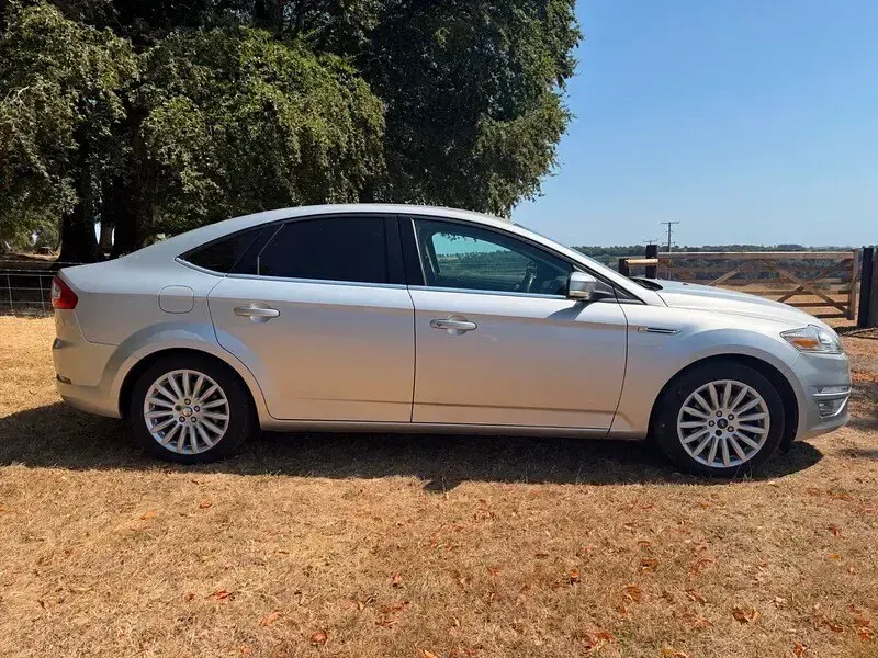 Used Ford Mondeo Business Edition 2014 Silver Hatchback