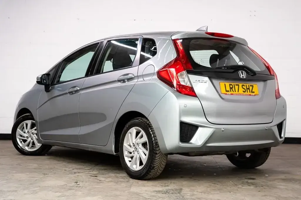 Used Honda Jazz SE 102 HP (75 kW) 2017 Silver Hatchback