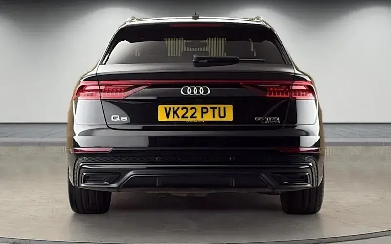 Begagnad Audi Q8 Black Edition 340 HK (250 kW) 2022 Svart SUV