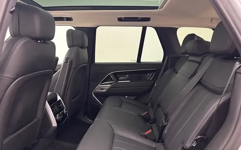 Used Land Rover Range Rover HSE 460 HP (338 kW) 2026 SUV