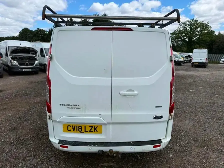 Used Ford Transit Custom Limited 130 HP (95 kW) 2018 White Van