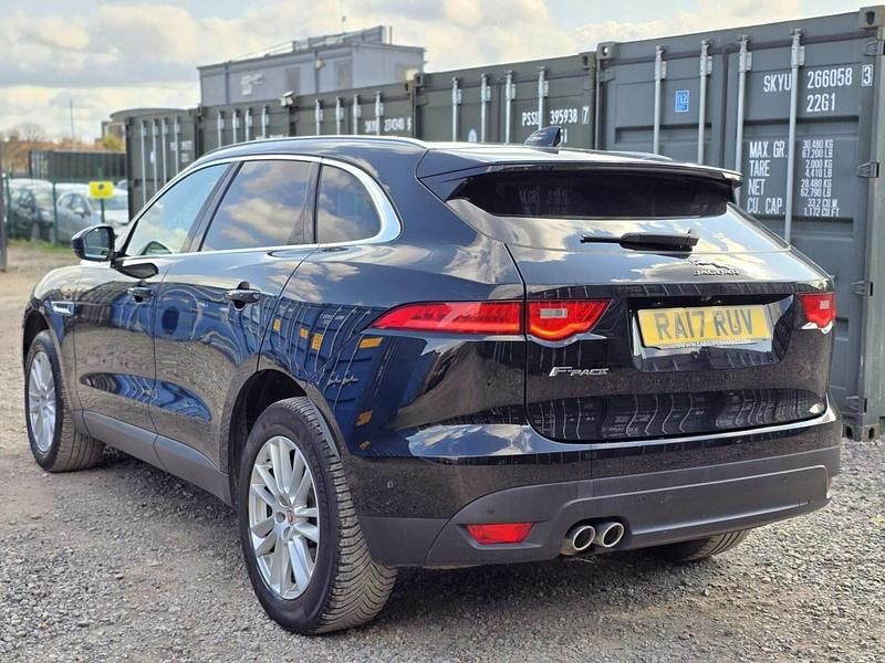 Used Jaguar F-Pace Portfolio 180 HP (132 kW) 2017 Black SUV