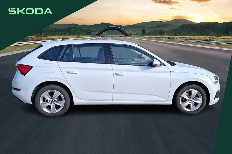 Usado Skoda 110 R SE 81 CV (59 kW) 2022 Blanco Familiar