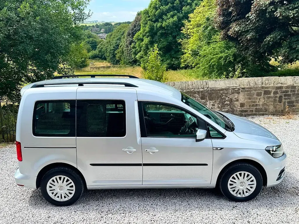 Used VW Caddy Life 100 HP (73 kW) 2021 Silver MPV