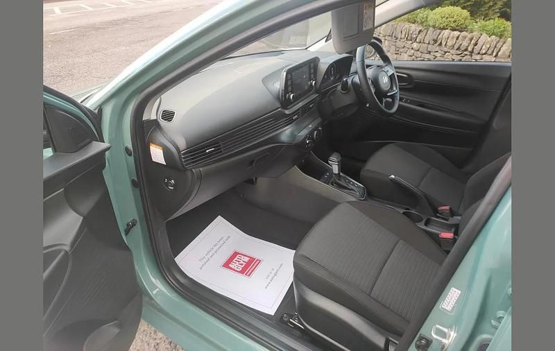 Used Hyundai i20 SE 99 HP (72 kW) 2023 Green Hatchback
