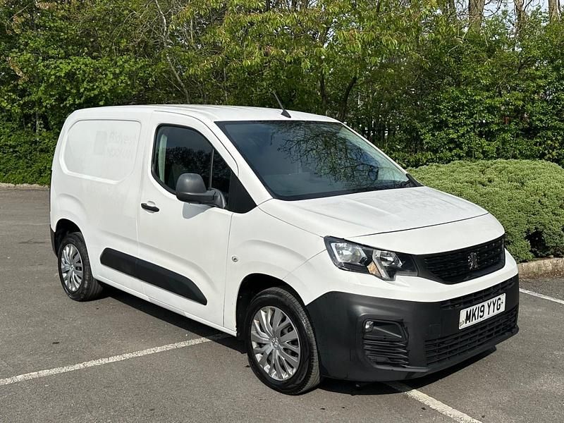 Second-hand Peugeot Partner 2019 Alb Monovolum