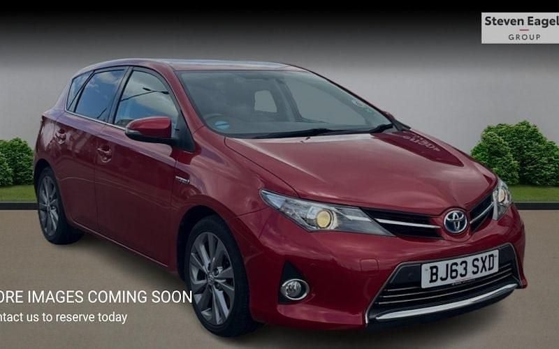 Used Toyota Auris Hybrid 136 HP (100 kW) 2014 Hatchback