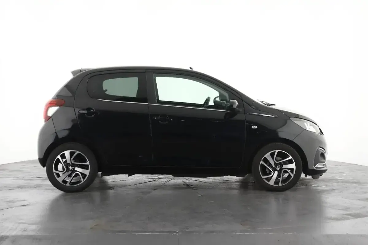 Used Peugeot 108 Allure 71 HP (52 kW) 2021 Grey