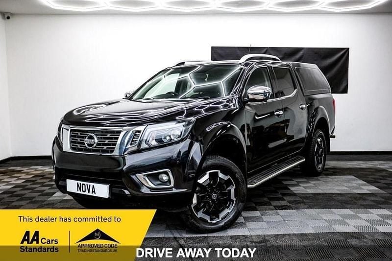 Black Used 2019 Nissan Navara Tekna Pickup | £11,149 (Good price) - Image 1/4
