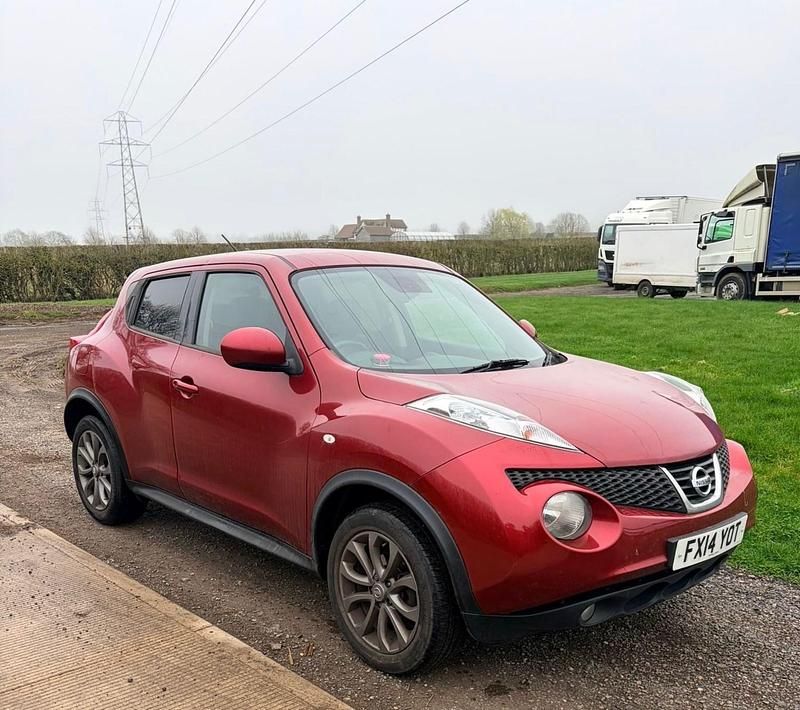 Used Nissan Juke Tekna 110 HP (80 kW) 2014 Red SUV