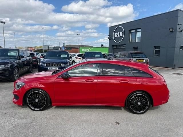 Used Mercedes CLA220 Shooting Brake AMG 177 HP (130 kW) 2016 Red Estate