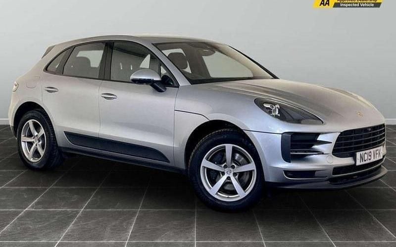 Used 2020 Porsche Macan SUV | £30,695 (Super price) - Image 1/2