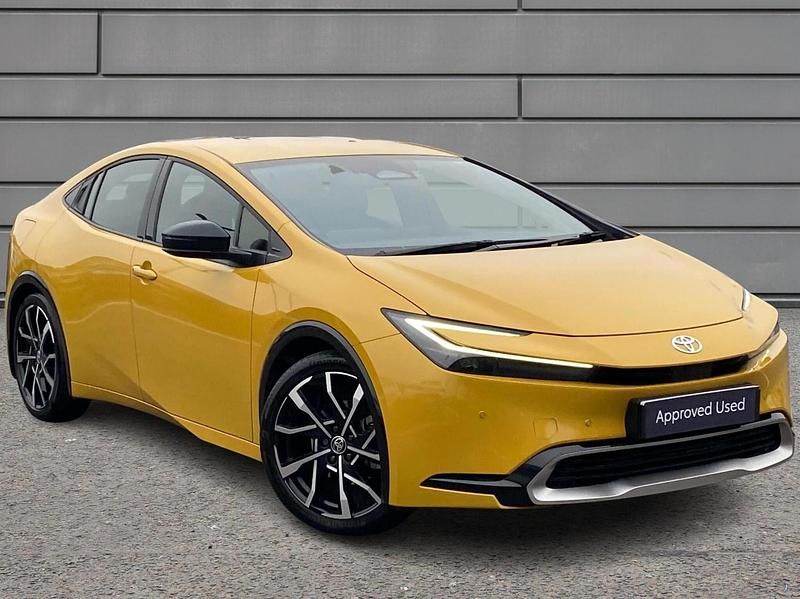 Yellow Used 2025 Toyota Prius Hatchback | £34,495 - Image 1/4
