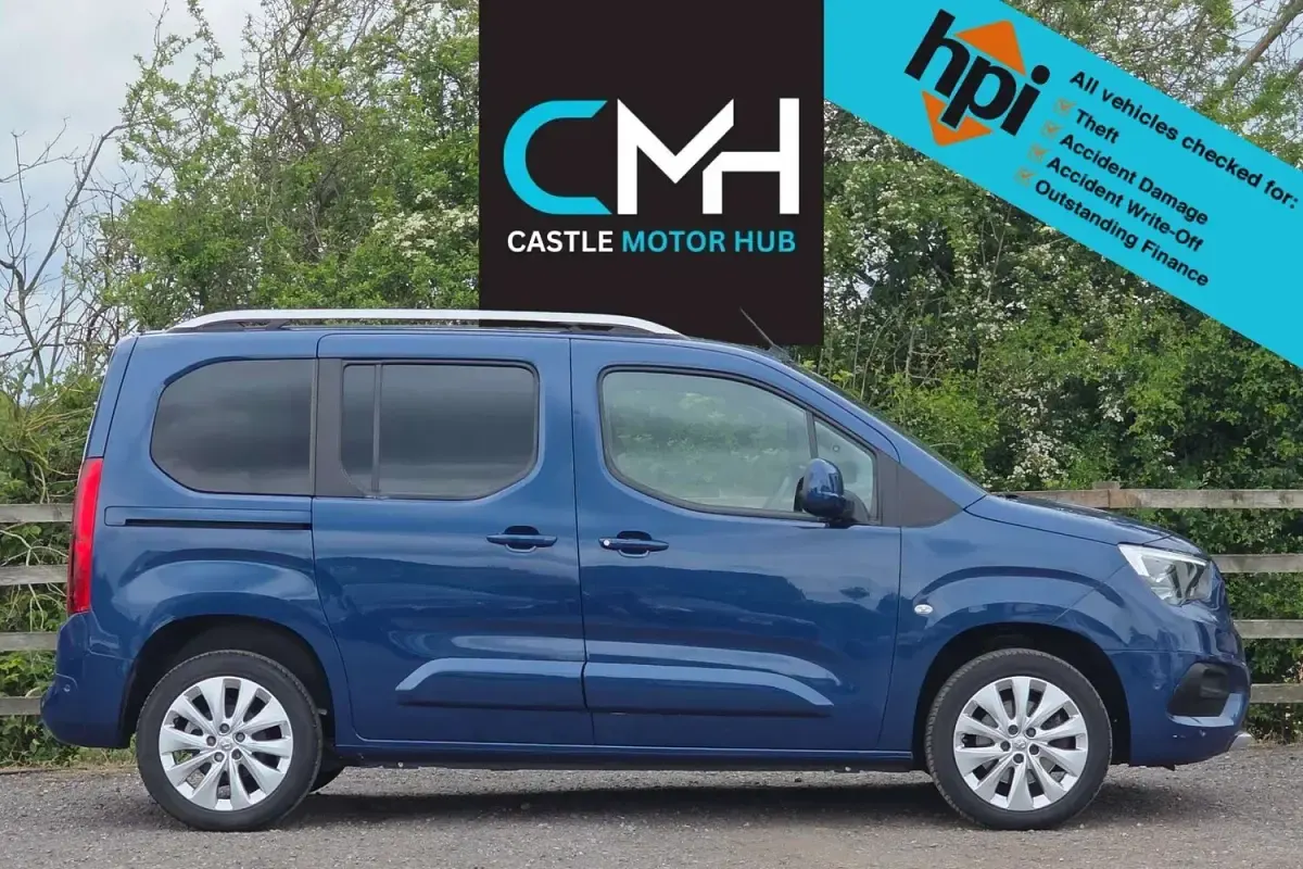 Used Vauxhall Combo Elite 130 HP (95 kW) 2020 Blue MPV