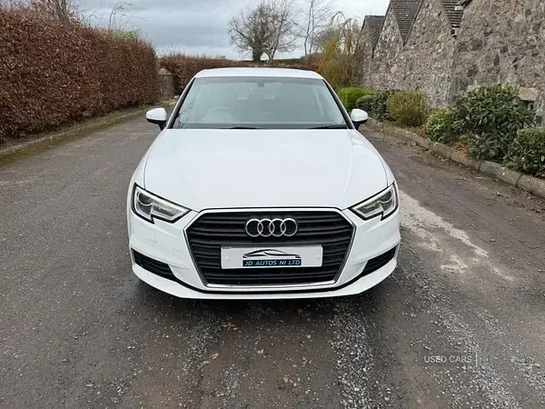 Used Audi A3 2016 White Hatchback