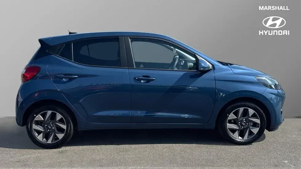 New Hyundai i10 Advanced Plus 67 HP (49 kW) 2026 Vibrant blue Hatchback
