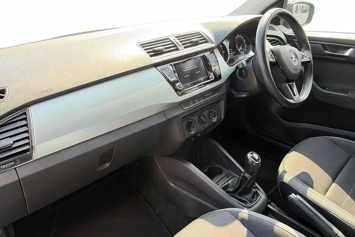 Used Skoda Fabia Colour Edition 94 HP (69 kW) 2020 Blue Hatchback