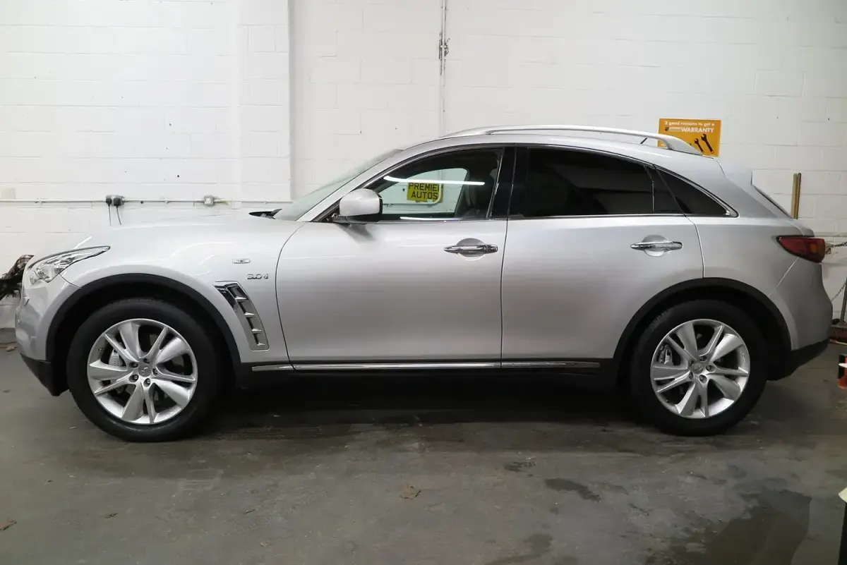 Used Infiniti QX70 238 HP (175 kW) 2014 Silver SUV