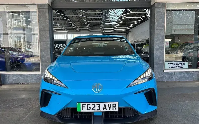 Used MG MG4 EV SE 125 kW (170 HP) 2023 Blue Hatchback
