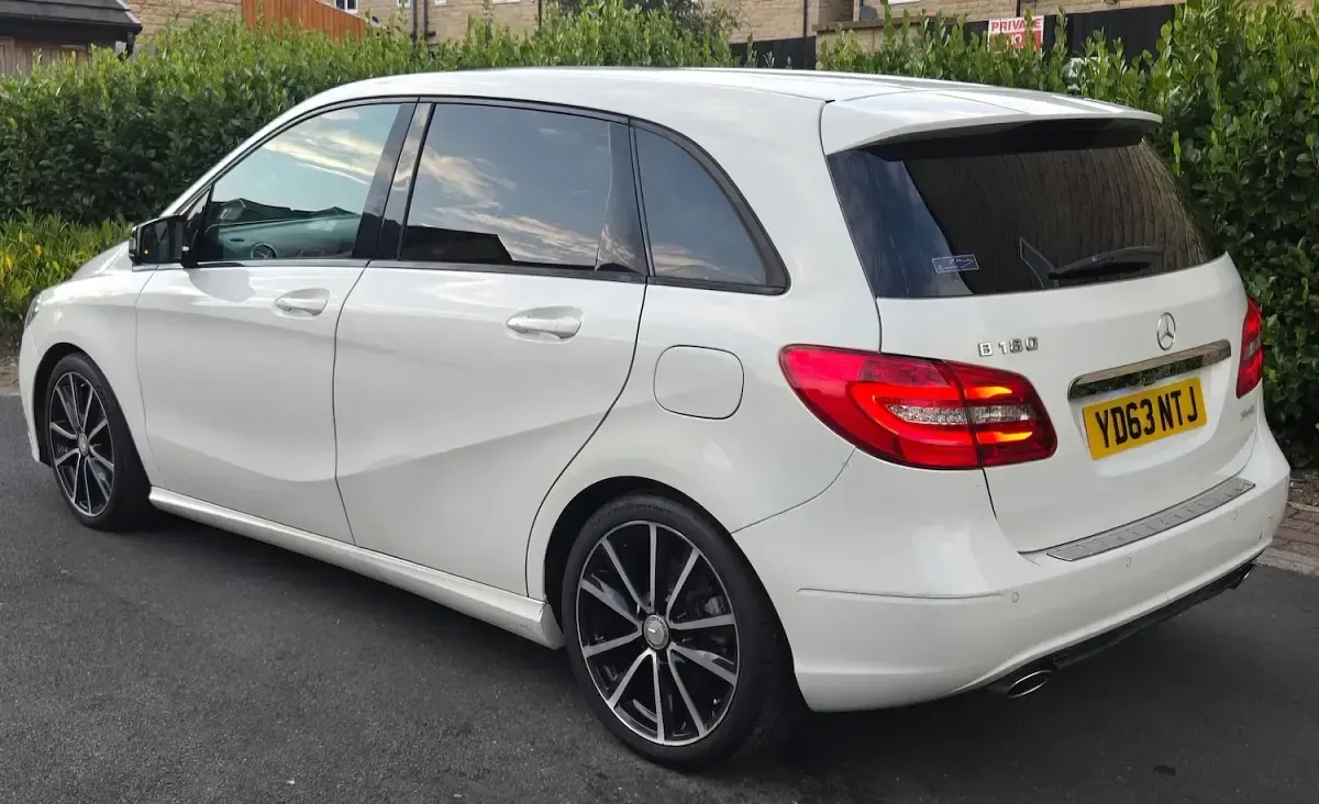 Used Mercedes B180 2013 White Hatchback