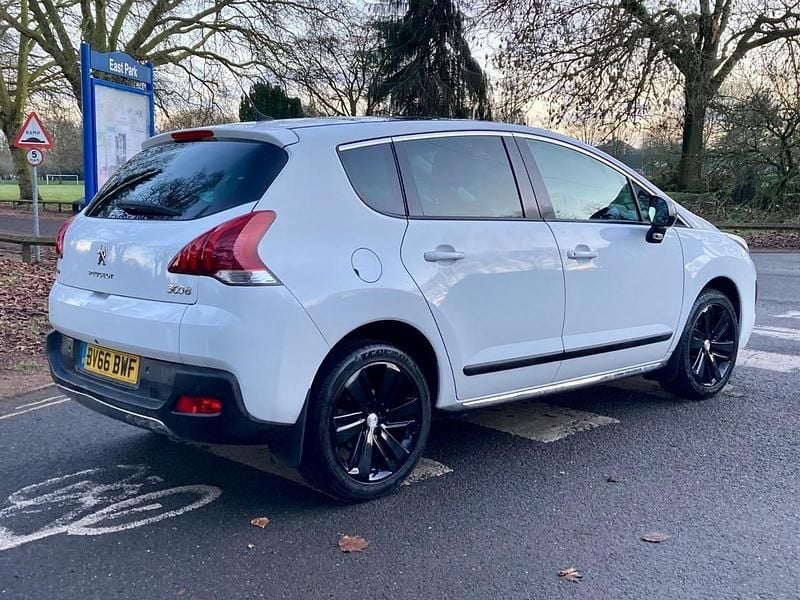 Used Peugeot 3008 Allure 2016 White Hatchback