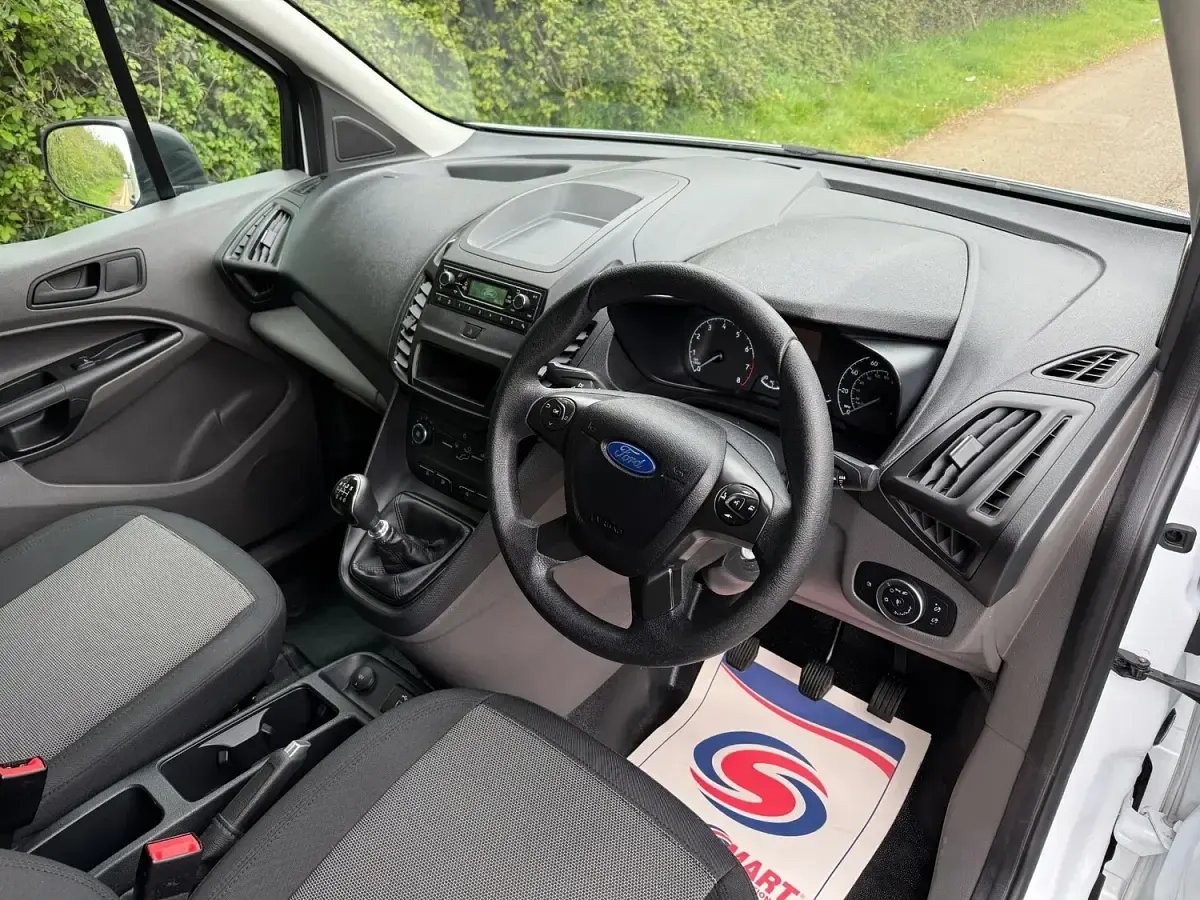 Used Ford Transit Connect 100 HP (73 kW) 2022 White MPV