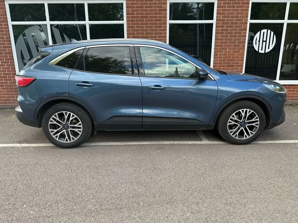 Used Ford Kuga Titanium 120 HP (88 kW) 2021 Blue SUV