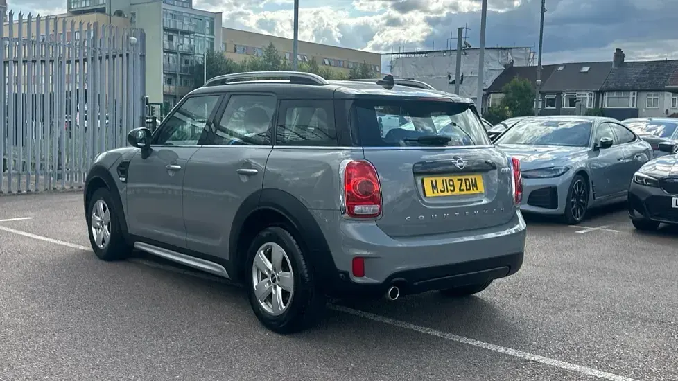 Used Mini Cooper Countryman Classic 134 HP (98 kW) 2019 Grey SUV