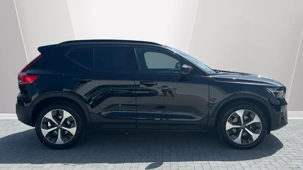 Used Volvo XC40 Plus 197 HP (144 kW) 2024 Black SUV