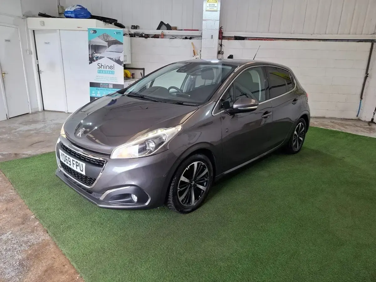 Używany Peugeot 208 S 82 KM (60 kW) 2019 Szary Hatchback