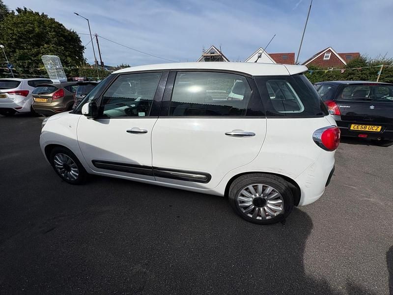 Used Fiat 500L Pop Star 95 HP (69 kW) 2013 White MPV