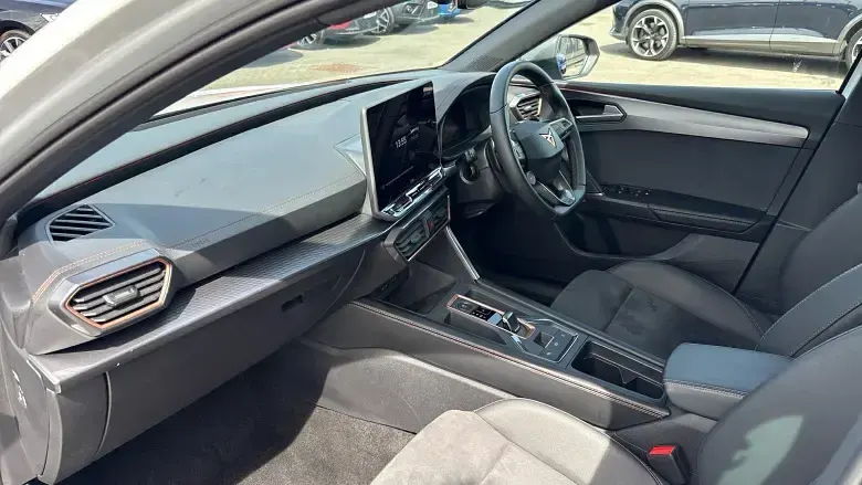 Used Cupra Leon 150 HP (110 kW) 2025 Hatchback