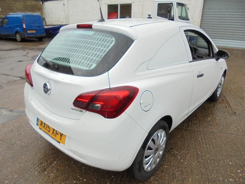 Used Vauxhall Corsa 95 HP (69 kW) 2015 White Van