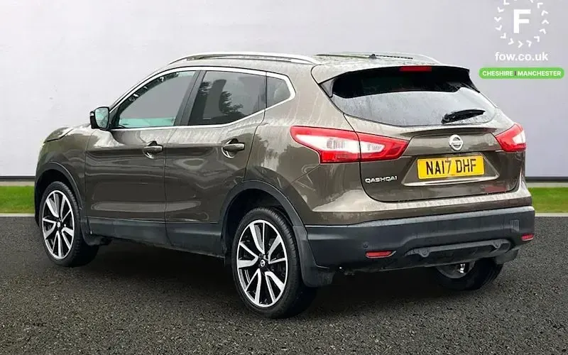 Used Nissan Qashqai Tekna 131 HP (96 kW) 2017 Bronze SUV