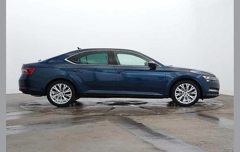 Used Skoda Superb SE L 187 HP (137 kW) 2024 Petrol blue metallic Hatchback