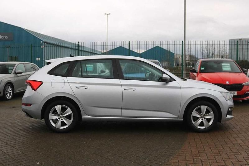 Used Skoda Scala SE 115 HP (84 kW) 2019 Brilliant silver metallic Hatchback