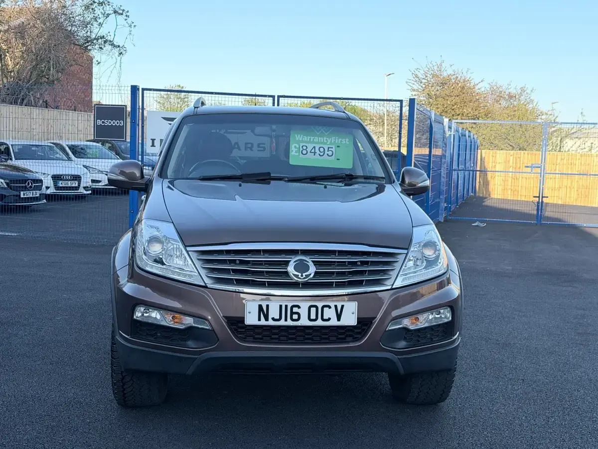 Used SsangYong Rexton 2016 Brown SUV