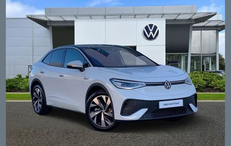 Glacier white Used 2023 VW ID.5 Pro Performance SUV | £27,490 (Fair price) - Image 1/4