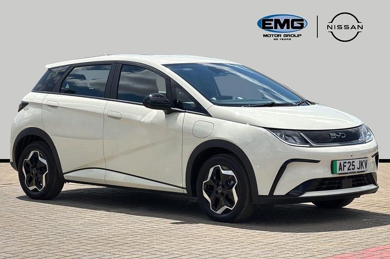 White New 2025 BYD Dolphin Active Hatchback | £18,895 (Fair price) - Image 1/3