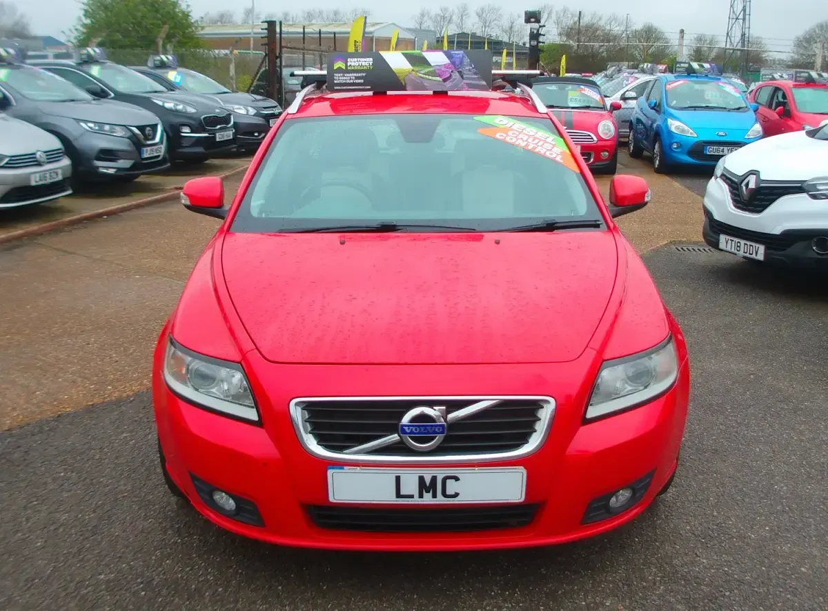 Used Volvo V50 SE Lux 115 HP (84 kW) 2011 Red Estate