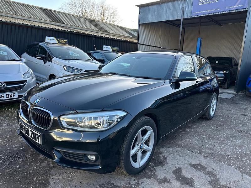 Używany BMW 118 2018 Czarny Hatchback