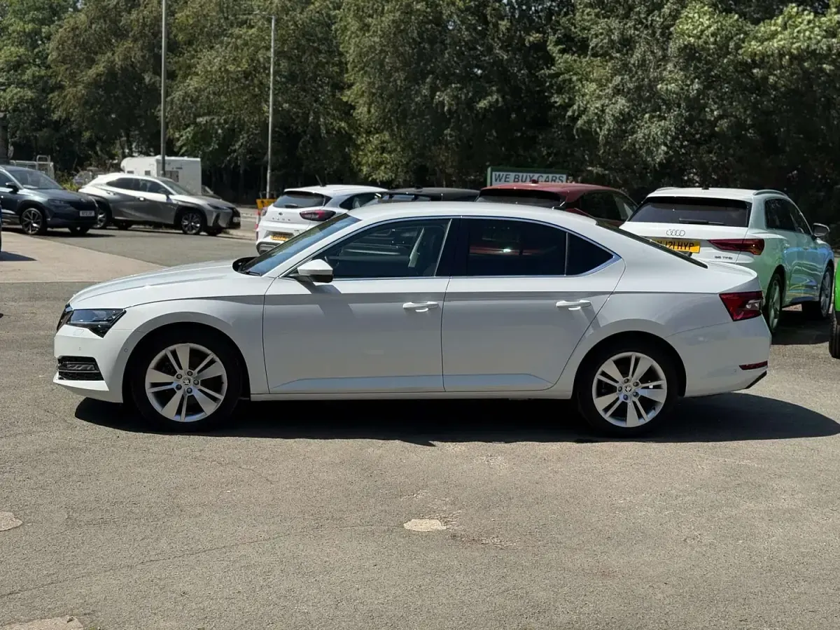 Used Skoda Superb SE L 2021 White Hatchback