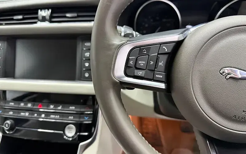 Used Jaguar XF Portfolio 179 HP (131 kW) 2018 Grey Sedan