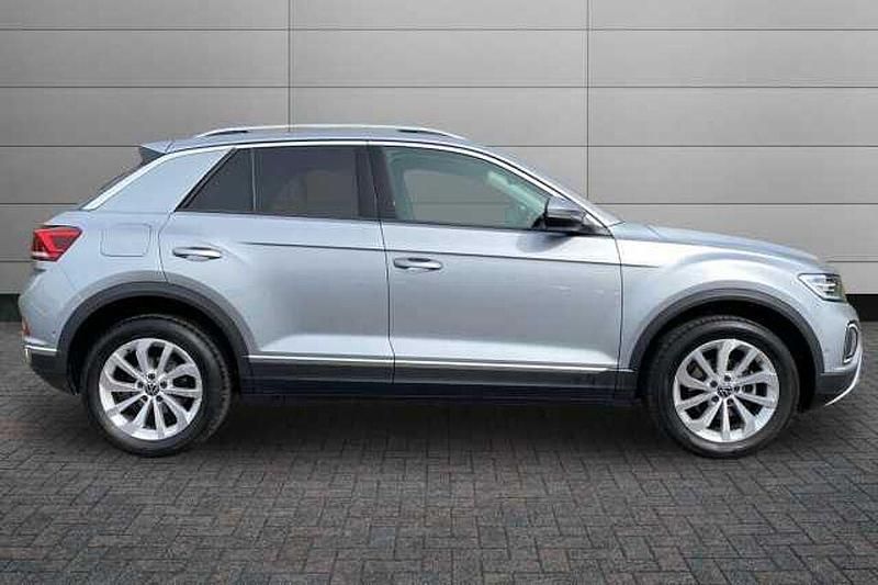 Used VW T-Roc Style 150 HP (110 kW) 2025 Pyrite silver SUV