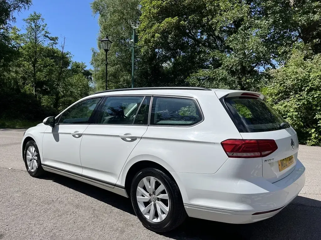 Used VW Passat S 2019 White Estate