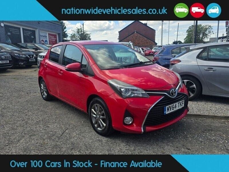 Red Used 2014 Toyota Yaris Hatchback | £4,339 (Fair price) - Image 1/4