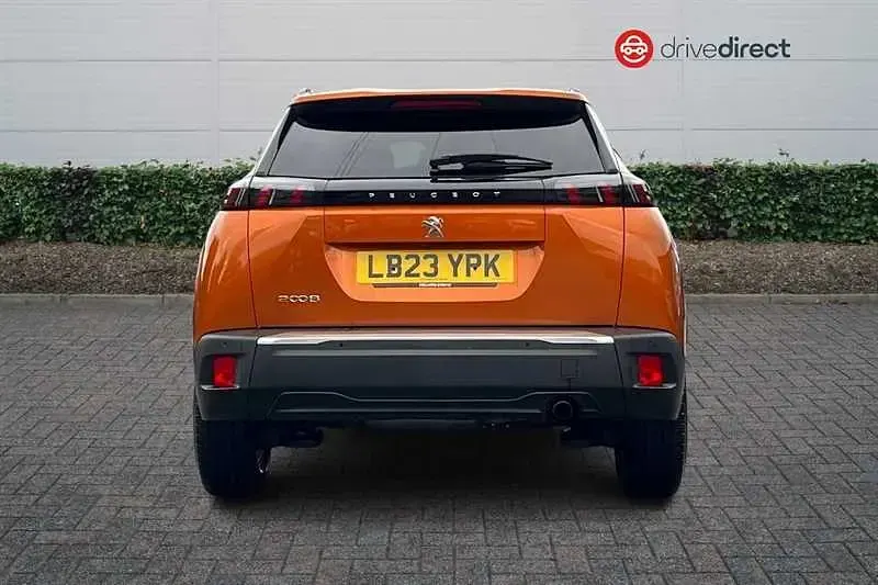 Used Peugeot 2008 Active+ 100 HP (73 kW) 2023 Orange SUV