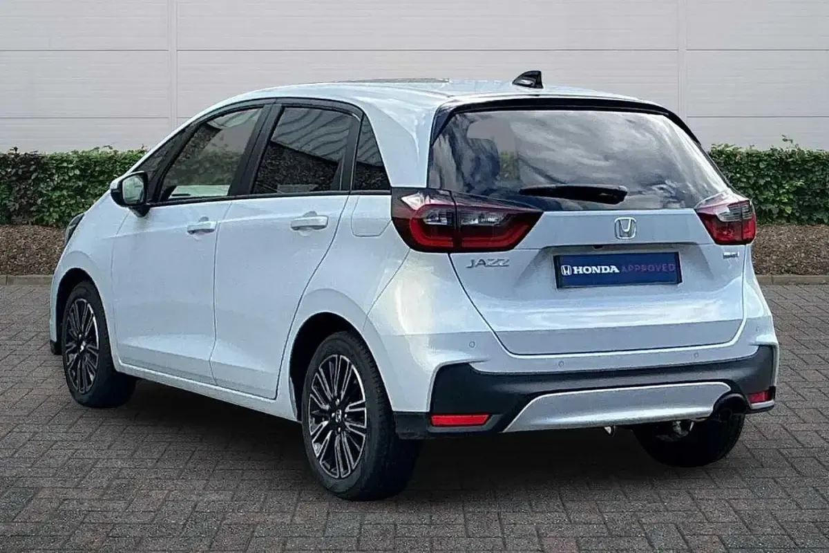 Used Honda Jazz Advance 122 HP (89 kW) 2026 Sunlight white Hatchback